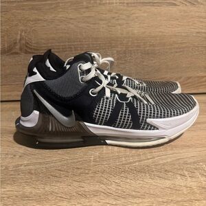 Nike Mens LeBron Witness 7 DM1123-100 Black Basketball Shoes Sneakers Size 11